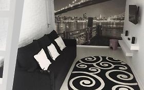 Bright Central Apartment